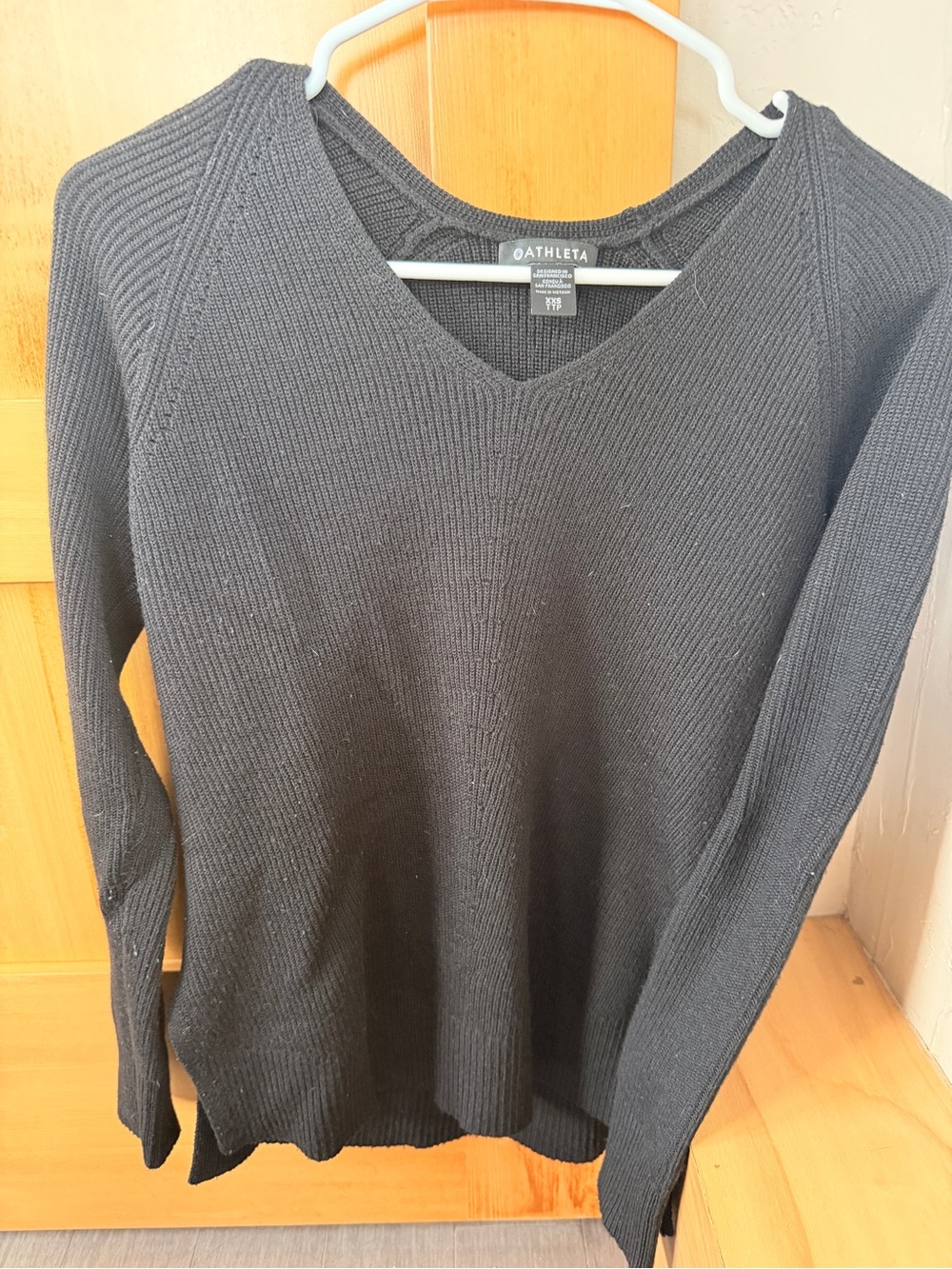 Athleta Women’s Black Hanover Refined V-Neck Sweater